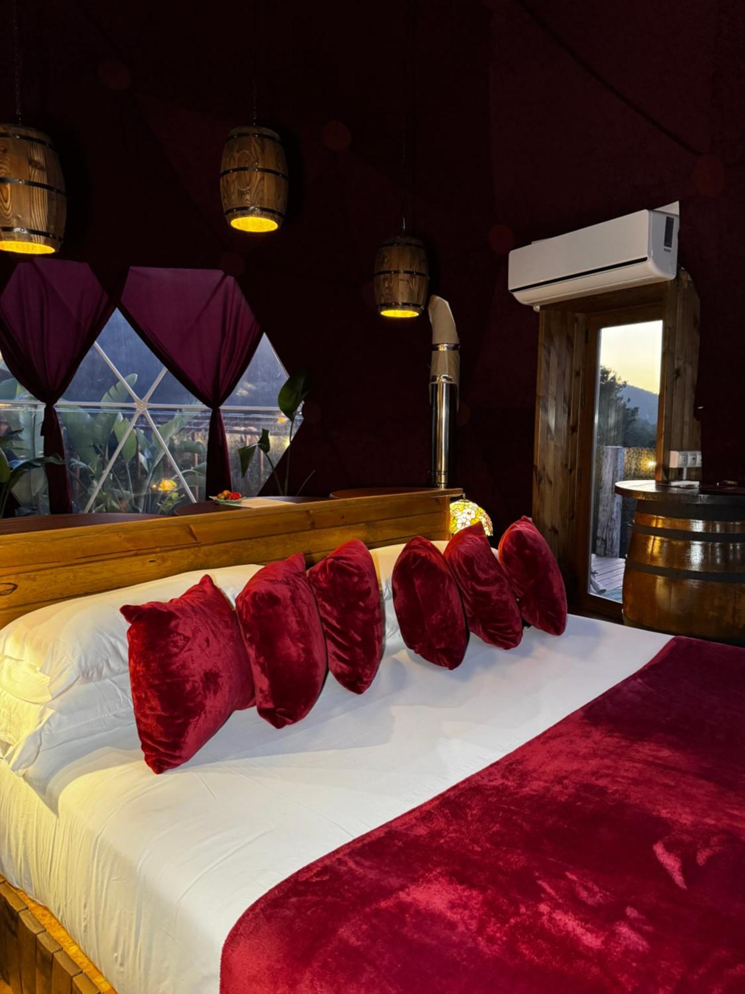 Domo Suites Masia Cal Geperut 巴达洛纳 外观 照片